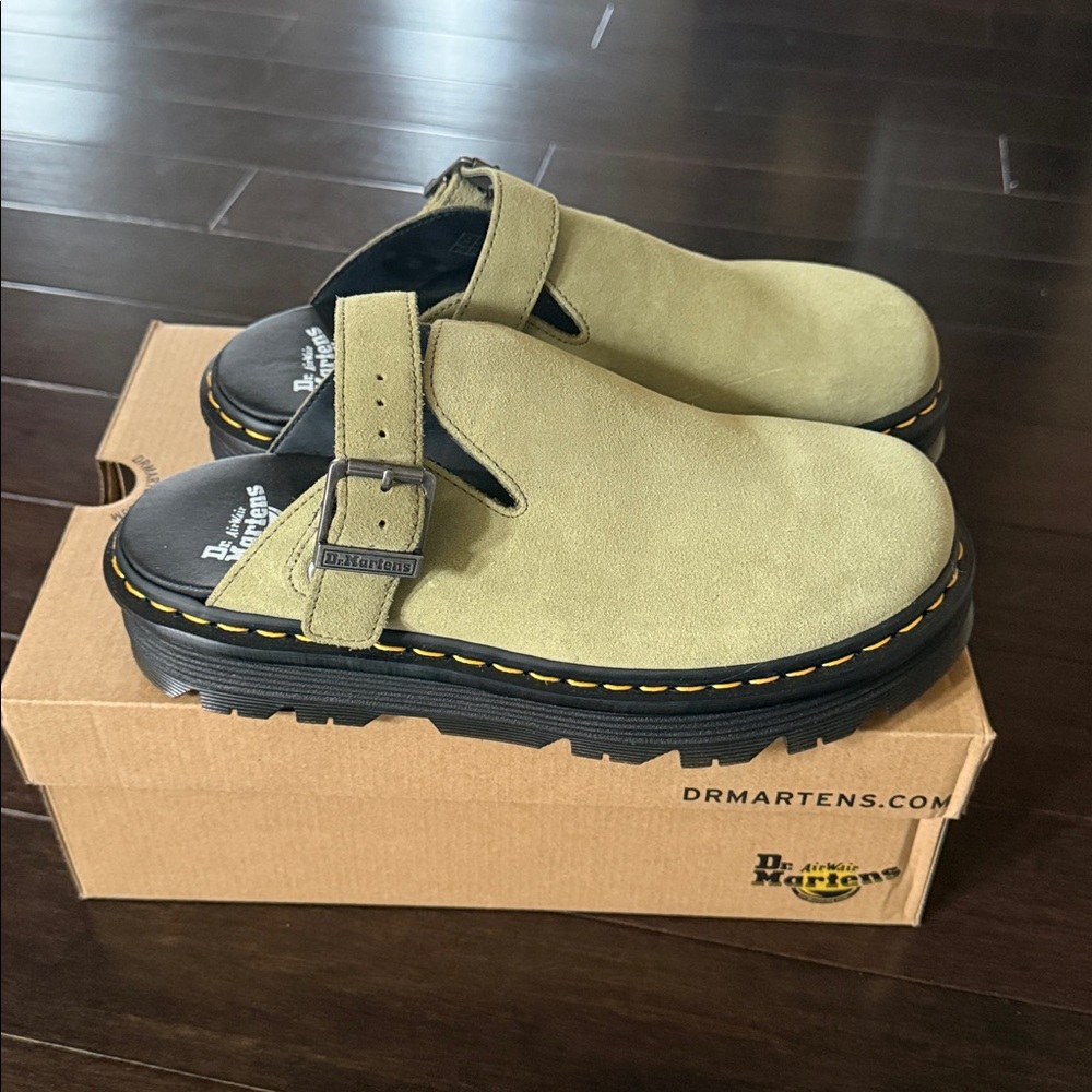 Dr. Martens ZigZag Mule in Green